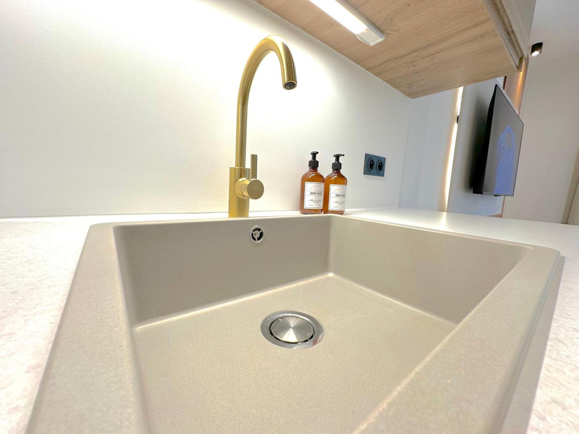 Monaco # Menton - 6 Persons - 2 Bedrooms - Full Renovated - Private Parking - Hypercenter - Clim - Beach And Sun Ngoại thất bức ảnh
