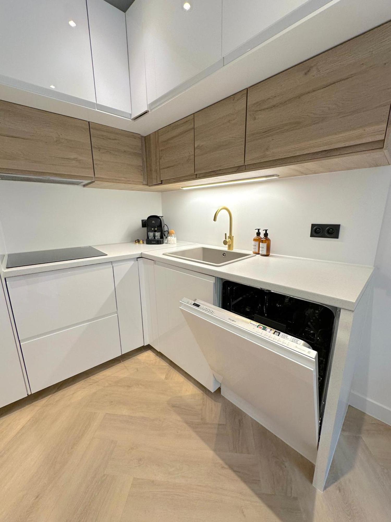 Monaco # Menton - 6 Persons - 2 Bedrooms - Full Renovated - Private Parking - Hypercenter - Clim - Beach And Sun Ngoại thất bức ảnh